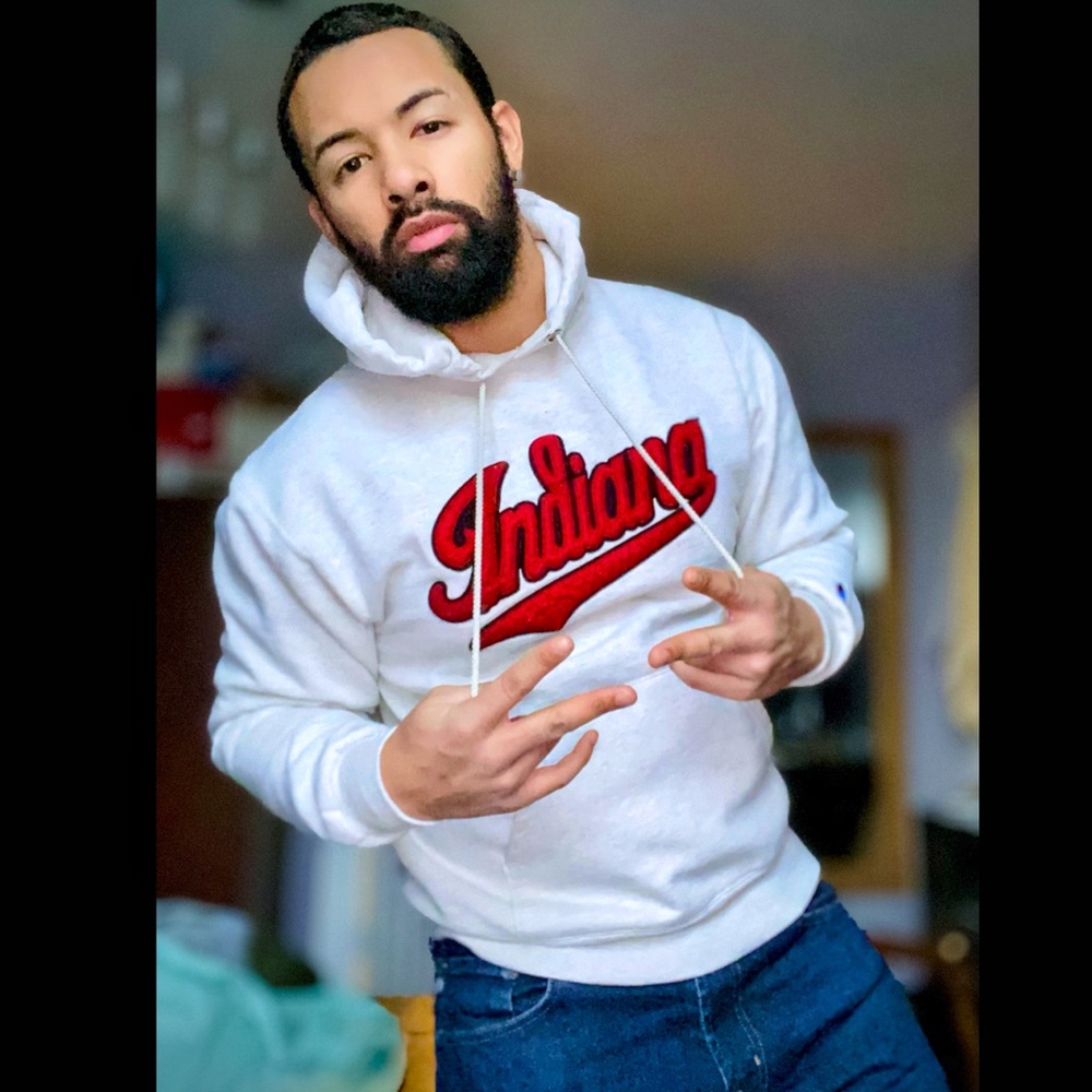 ❄️ BUNDLE UP ❄️ 10% off 2 or more. 👕👟👖